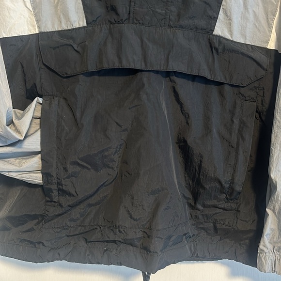EUC: Champion  Nylon Hoodie Windbreaker Size M - Picture 2 of 4